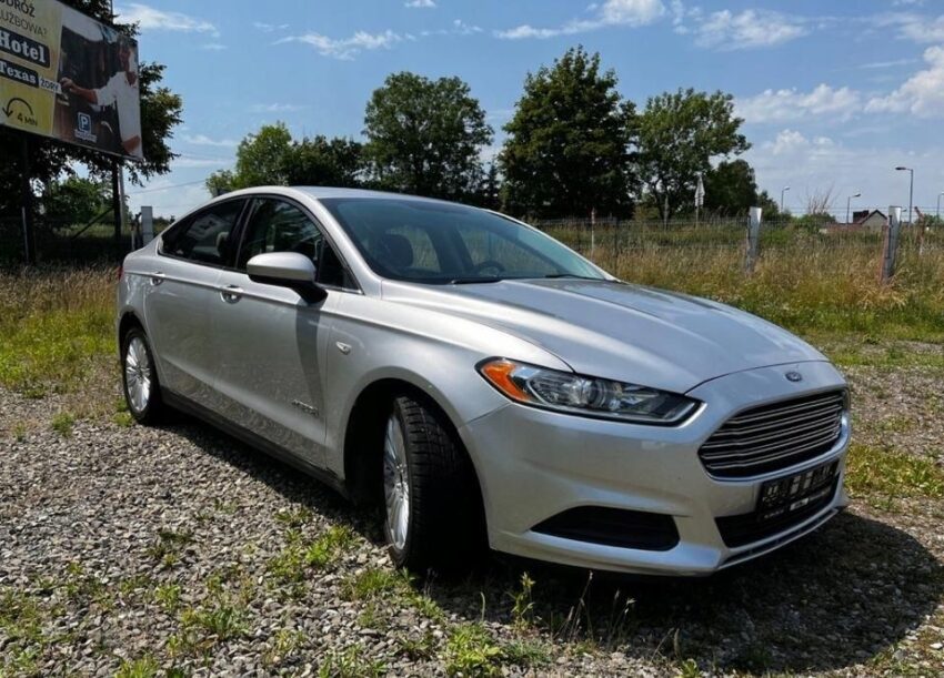 Ford Mondeo Vignale 2.0 Hybrid