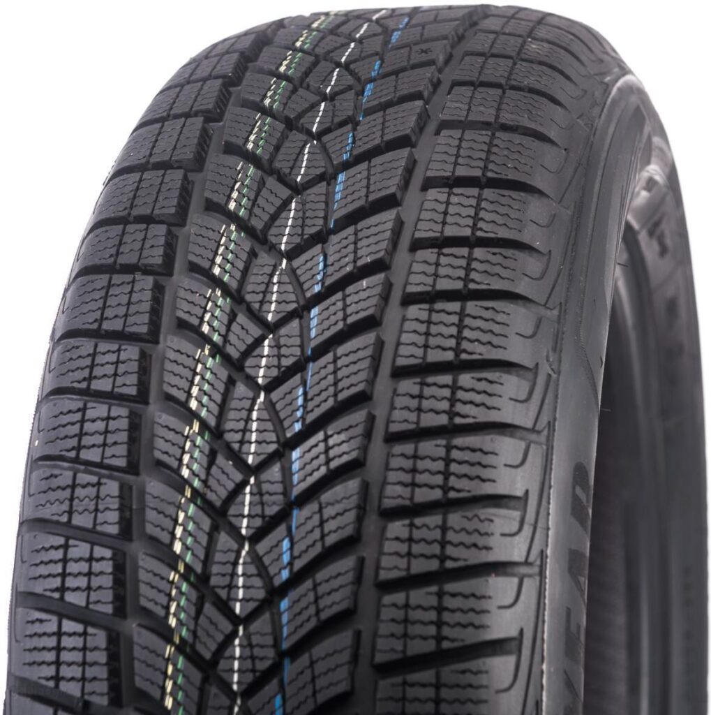 Opony Goodyear UltraGrip Performance+ SUV 235/65R18 110 V XL 3