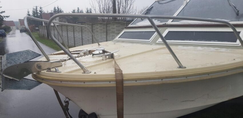 jacht motorowy WINDY 24 – 7,3m kabina wc bayliner