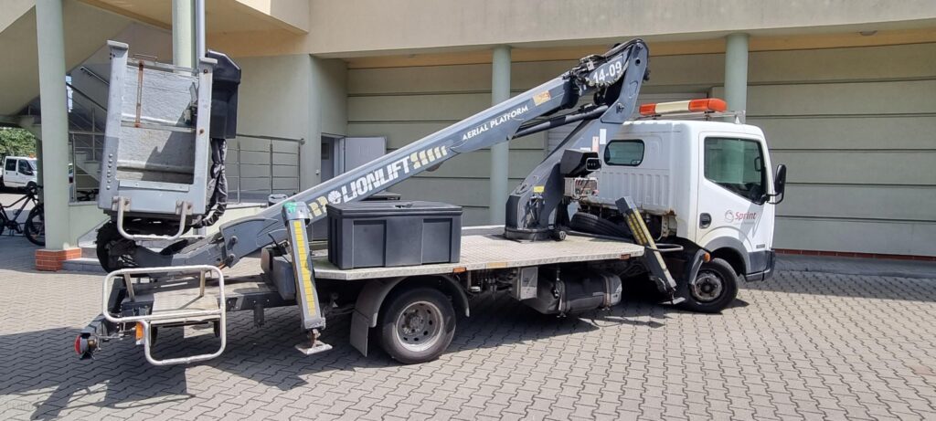 NISSAN CABSTAR 35.11 – podnośnik koszowy LIONLIFT