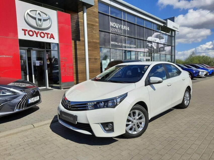 Toyota Corolla 1.6 Premium EU6 Seria E16 (2012-201