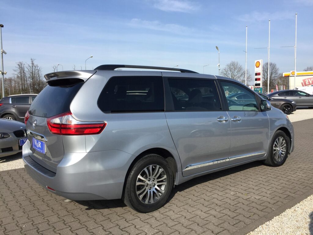 Toyota Sienna 3.5 V6 LE 8 osobowy
