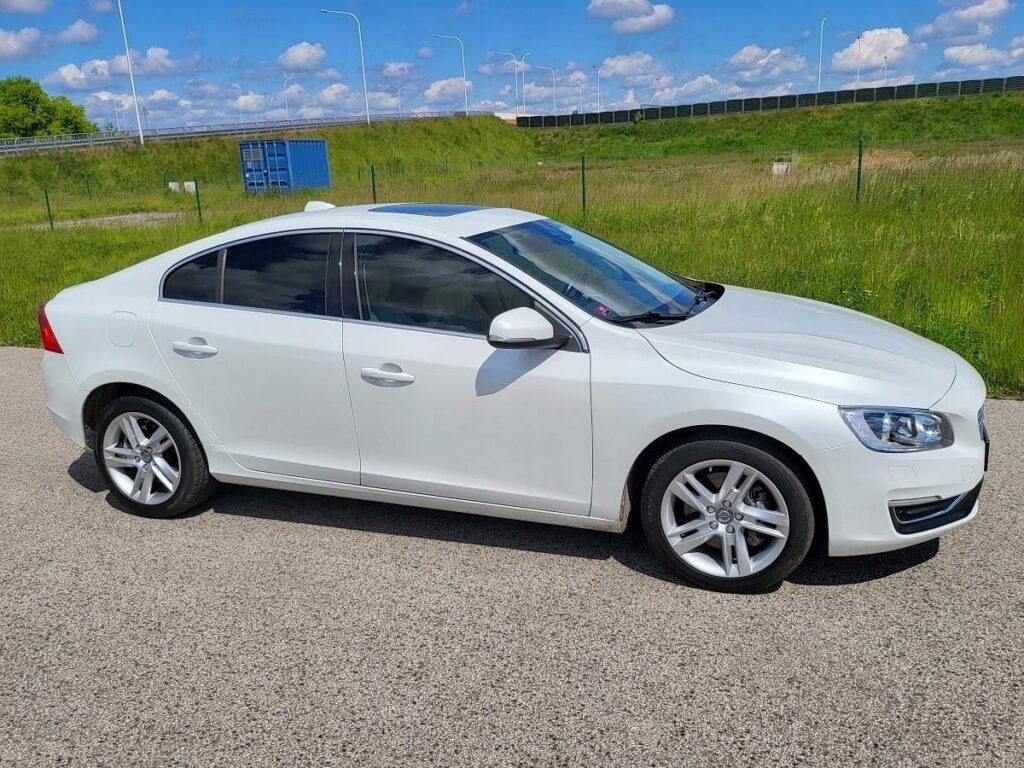 VOLVO S60 2.5 T5 BENZ 254 KM W-WA